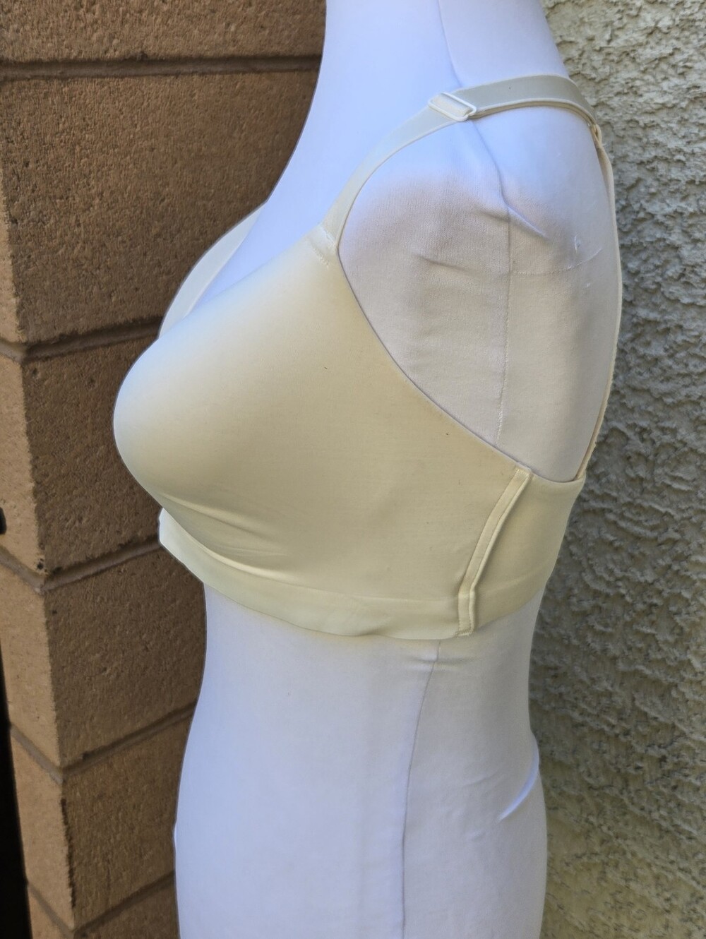 Soma Enbliss Luxe J Hook Lace-Back Comfort Wireless Bra in White - Picture 5 of 9